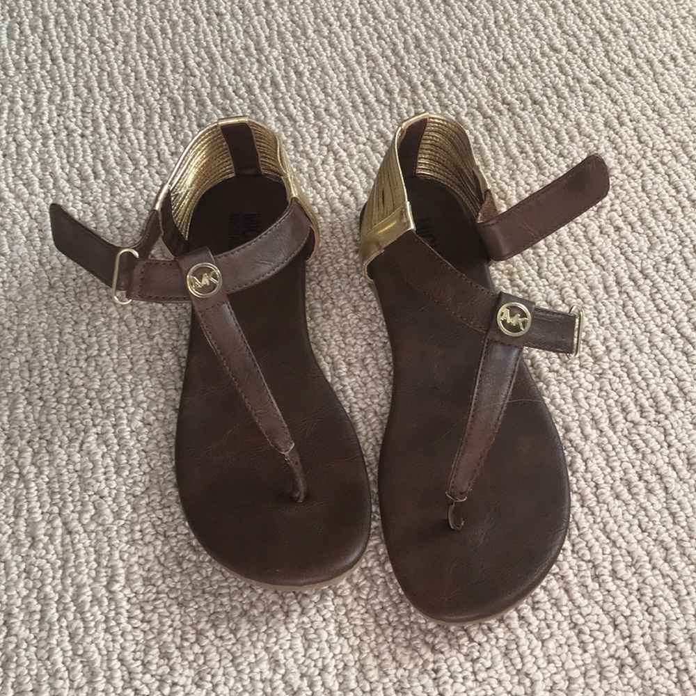 Michael Kors Sandals size 5 runs big